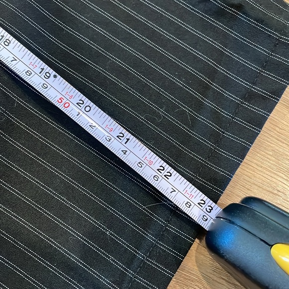 Hurley black striped shorts size 32. Long style. - Picture 5 of 6